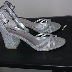 FIONI KONNIE KONNIE silver one inch block heels